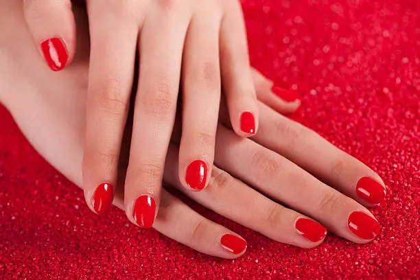 Manicure Classiche e Semipermanenti - BiBi Nails Sona